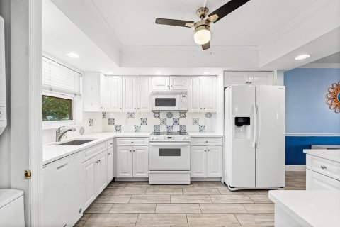 Copropriété à vendre à Fort Lauderdale, Floride: 2 chambres, 120.77 m2 № 2087393 - photo 11