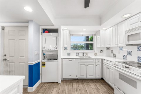 Copropriété à vendre à Fort Lauderdale, Floride: 2 chambres, 120.77 m2 № 2087393 - photo 12