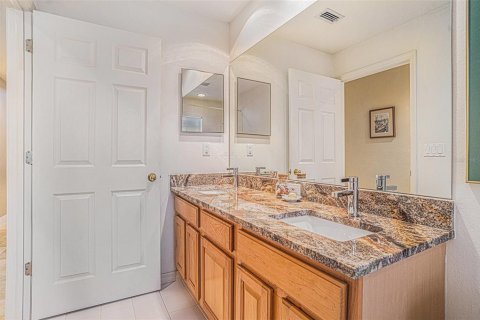 House in Valrico, Florida 4 bedrooms, 188.13 sq.m. № 1662663 - photo 26