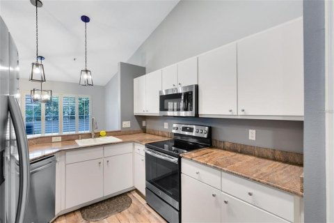 Condo in Altamonte Springs, Florida, 3 bedrooms № 2113819 - photo 7