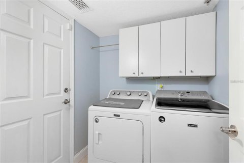 Condo in Altamonte Springs, Florida, 3 bedrooms № 2113819 - photo 22