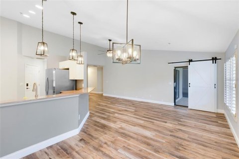 Condo in Altamonte Springs, Florida, 3 bedrooms № 2113819 - photo 11