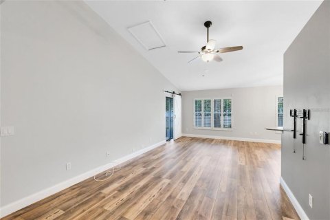 Condo in Altamonte Springs, Florida, 3 bedrooms № 2113819 - photo 12