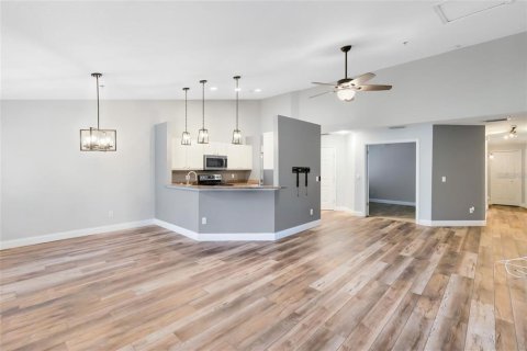 Condo in Altamonte Springs, Florida, 3 bedrooms № 2113819 - photo 8