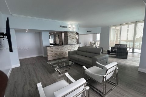 Снять в аренду кондоминиум в Холливуд, Флорида 3 спальни, 234.49м2, № 2168992 - фото 6