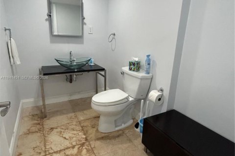 Снять в аренду кондоминиум в Холливуд, Флорида 3 спальни, 234.49м2, № 2168992 - фото 13