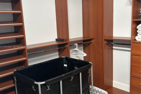 Снять в аренду кондоминиум в Холливуд, Флорида 3 спальни, 234.49м2, № 2168992 - фото 30