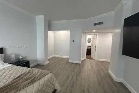 Снять в аренду кондоминиум в Холливуд, Флорида 3 спальни, 234.49м2, № 2168992 - фото 23