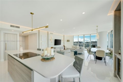 Condominio en venta en Sunny Isles Beach, Florida, 3 dormitorios, 175.77 m2 № 2034149 - foto 9