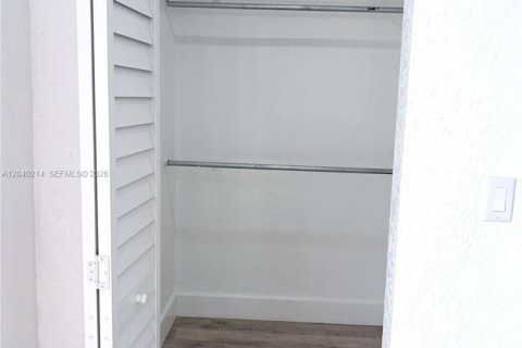 Commercial property in Homestead, Florida 1 bedroom, 180.23 sq.m. № 2086462 - photo 4