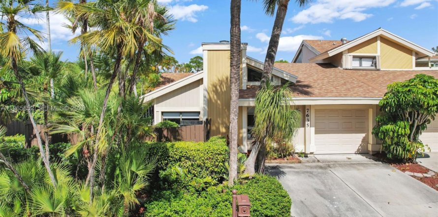 Таунхаус в Бока-Ратон, Флорида 3 спальни, 151.15м2 № 2029379