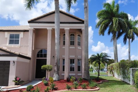 House in Miramar, Florida 4 bedrooms, 325.25 sq.m. № 2058733 - photo 3