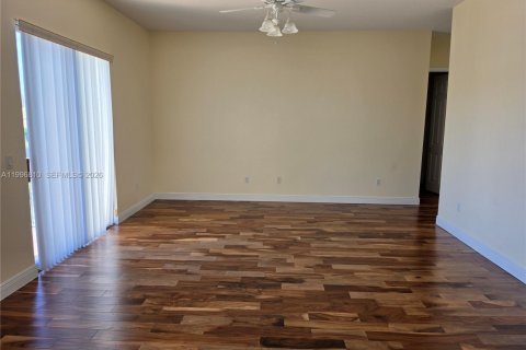 House in Miramar, Florida 4 bedrooms, 325.25 sq.m. № 2058733 - photo 20