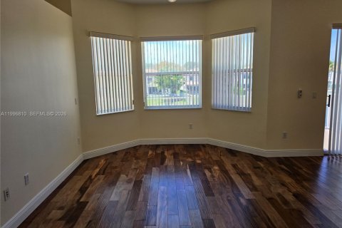 House in Miramar, Florida 4 bedrooms, 325.25 sq.m. № 2058733 - photo 19