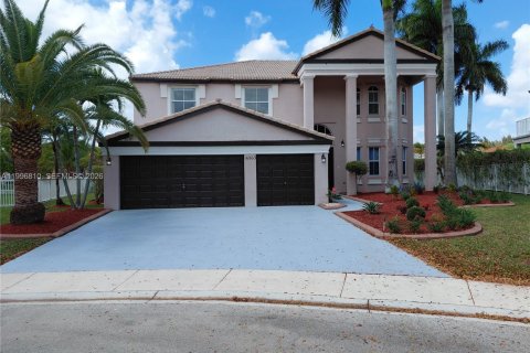 House in Miramar, Florida 4 bedrooms, 325.25 sq.m. № 2058733