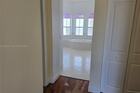 House in Miramar, Florida 4 bedrooms, 325.25 sq.m. № 2058733 - photo 21