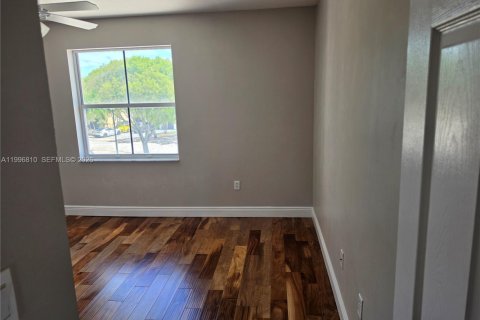 House in Miramar, Florida 4 bedrooms, 325.25 sq.m. № 2058733 - photo 28