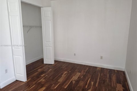 House in Miramar, Florida 4 bedrooms, 325.25 sq.m. № 2058733 - photo 15