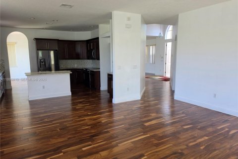 House in Miramar, Florida 4 bedrooms, 325.25 sq.m. № 2058733 - photo 11