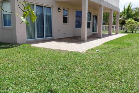 House in Miramar, Florida 4 bedrooms, 325.25 sq.m. № 2058733 - photo 6