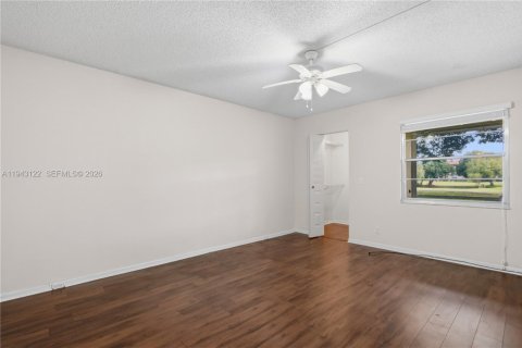 Copropriété à vendre à Pembroke Pines, Floride: 2 chambres, 96.99 m2 № 1999537 - photo 27
