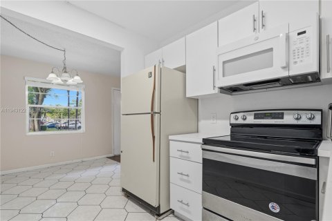 Copropriété à vendre à Pembroke Pines, Floride: 2 chambres, 96.99 m2 № 1999537 - photo 24
