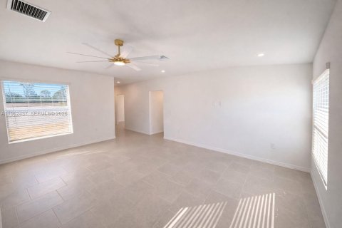 Villa ou maison à louer à Fort Myers, Floride: 4 chambres, 201.97 m2 № 2025130 - photo 8