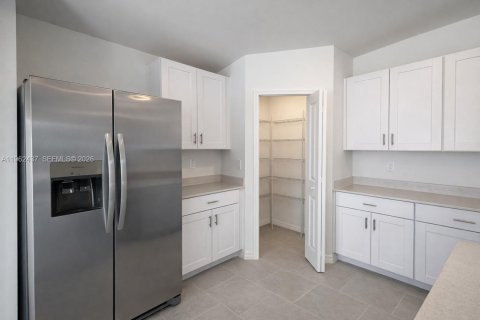 Villa ou maison à louer à Fort Myers, Floride: 4 chambres, 201.97 m2 № 2025130 - photo 5