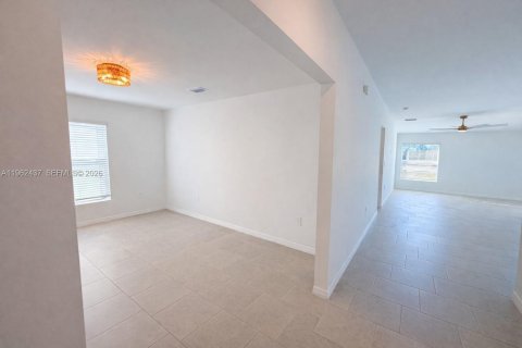 Villa ou maison à louer à Fort Myers, Floride: 4 chambres, 201.97 m2 № 2025130 - photo 15