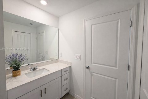 Villa ou maison à louer à Fort Myers, Floride: 4 chambres, 201.97 m2 № 2025130 - photo 12