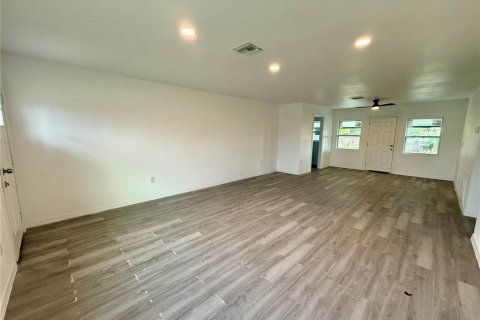 Casa en venta en Orlando, Florida, 4 dormitorios, 204.01 m2 № 2157104 - foto 5