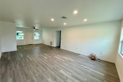 Casa en venta en Orlando, Florida, 4 dormitorios, 204.01 m2 № 2157104 - foto 6