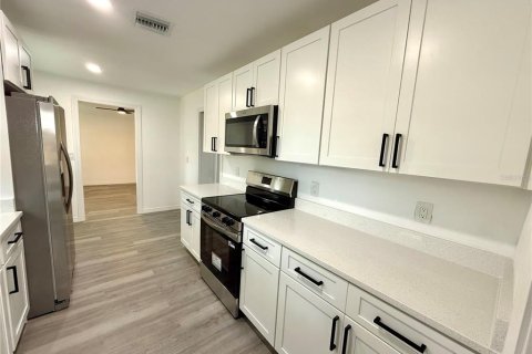 Casa en venta en Orlando, Florida, 4 dormitorios, 204.01 m2 № 2157104 - foto 13