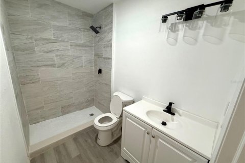 Casa en venta en Orlando, Florida, 4 dormitorios, 204.01 m2 № 2157104 - foto 18