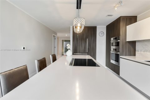 Copropriété à louer à Miami, Floride: 3 chambres, 203.27 m2 № 1920073 - photo 6