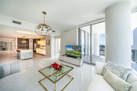 Copropriété à louer à Miami, Floride: 3 chambres, 203.27 m2 № 1920073 - photo 9