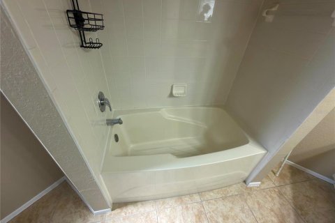 Condo in Lake Mary, Florida, 2 bedrooms  № 2379247 - photo 10
