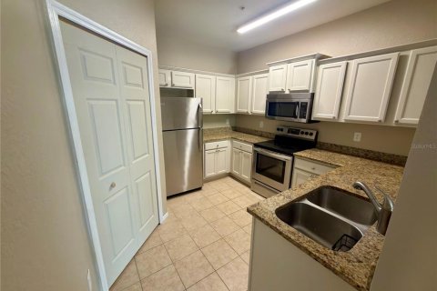 Condo in Lake Mary, Florida, 2 bedrooms  № 2379247 - photo 4