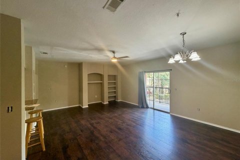 Condo in Lake Mary, Florida, 2 bedrooms  № 2379247 - photo 6