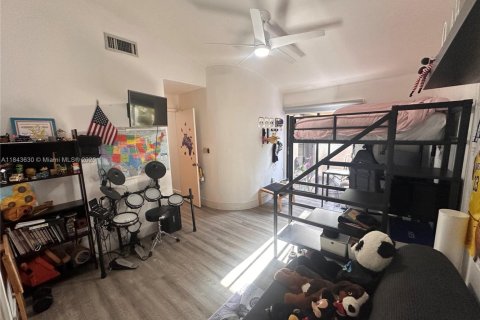 Touwnhouse à vendre à Miami, Floride: 2 chambres, 116.41 m2 № 1836593 - photo 22