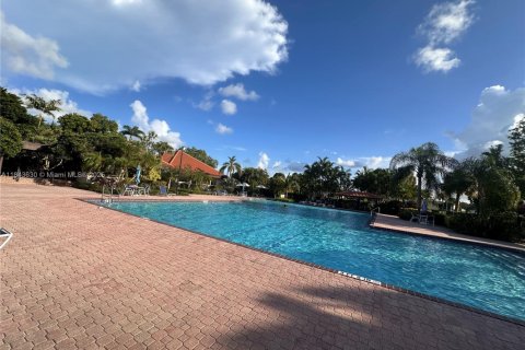 Touwnhouse à vendre à Miami, Floride: 2 chambres, 116.41 m2 № 1836593 - photo 29