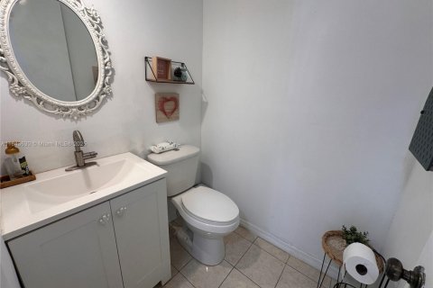 Touwnhouse à vendre à Miami, Floride: 2 chambres, 116.41 m2 № 1836593 - photo 14