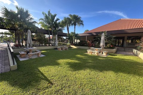 Touwnhouse à vendre à Miami, Floride: 2 chambres, 116.41 m2 № 1836593 - photo 27