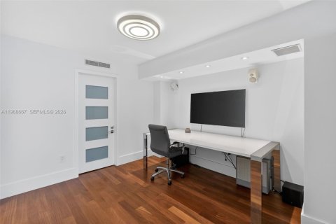 Condominio en venta en Key Biscayne, Florida, 3 dormitorios, 344.76 m2 № 2030769 - foto 30