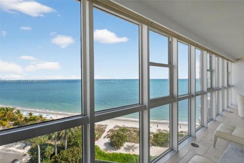 Condominio en venta en Key Biscayne, Florida, 3 dormitorios, 344.76 m2 № 2030769 - foto 10