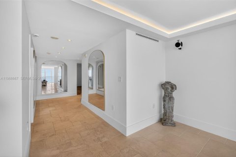 Condominio en venta en Key Biscayne, Florida, 3 dormitorios, 344.76 m2 № 2030769 - foto 18