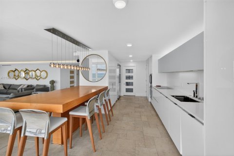 Condominio en venta en Key Biscayne, Florida, 3 dormitorios, 344.76 m2 № 2030769 - foto 11