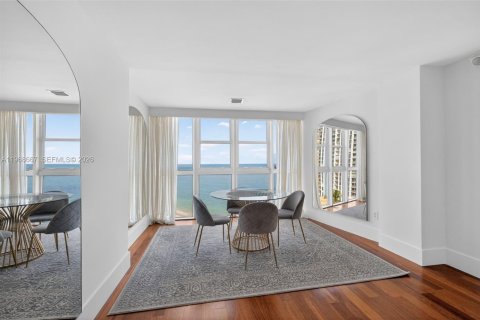 Condominio en venta en Key Biscayne, Florida, 3 dormitorios, 344.76 m2 № 2030769 - foto 28