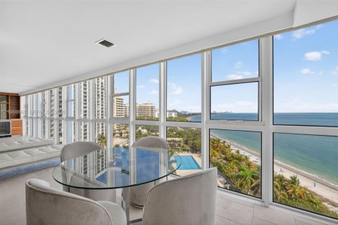 Condominio en venta en Key Biscayne, Florida, 3 dormitorios, 344.76 m2 № 2030769 - foto 3
