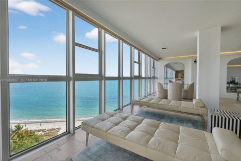 Condominio en venta en Key Biscayne, Florida, 3 dormitorios, 344.76 m2 № 2030769 - foto 9